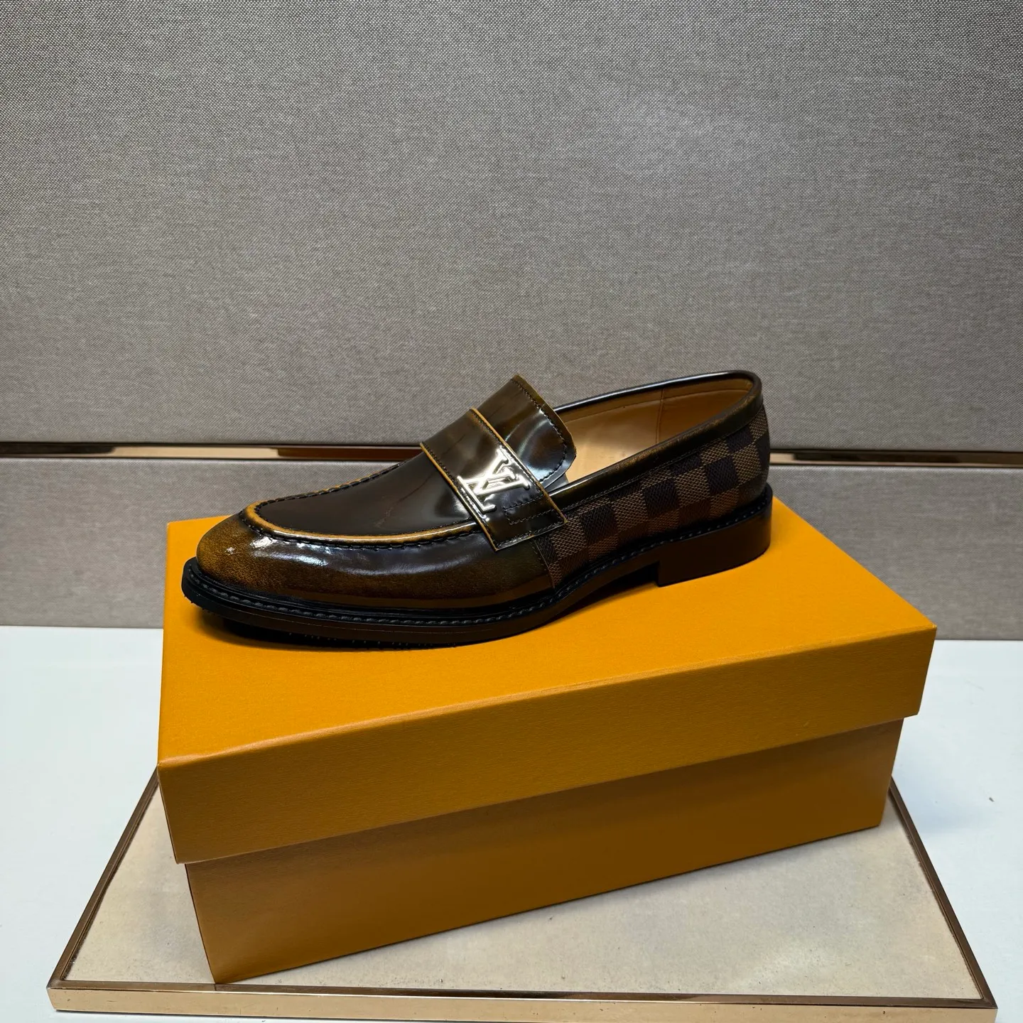 Men's men's shoes 💰pp462【LV～】Men's casual leather shoes 2025z cabinet sales simultaneously 🔶Size: 39-44#️⃣ 🔷2 colors🔜The upper is made of multi-material splicing➕Cow leather lining, comfortable and breathable, sole: original comfortable and wear-resistant outsole, ⚠️real thing📱photographed🎬real thing is better📢📢📢
